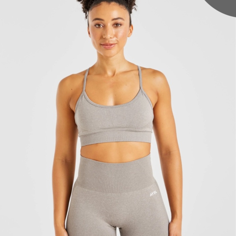 Empower Seamless AYBL Sports Bra M